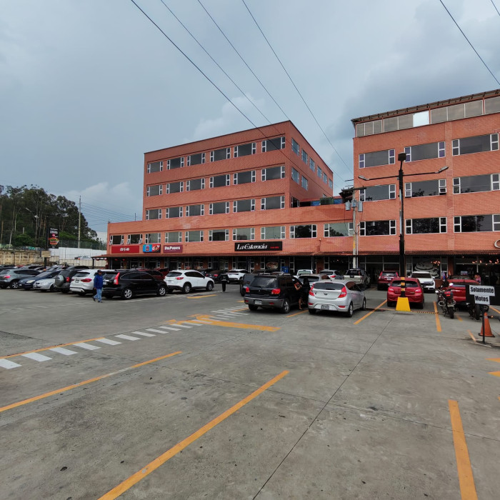 Rento Oficina Comercial en plaza Canadá zona 12 - Miniatura 25