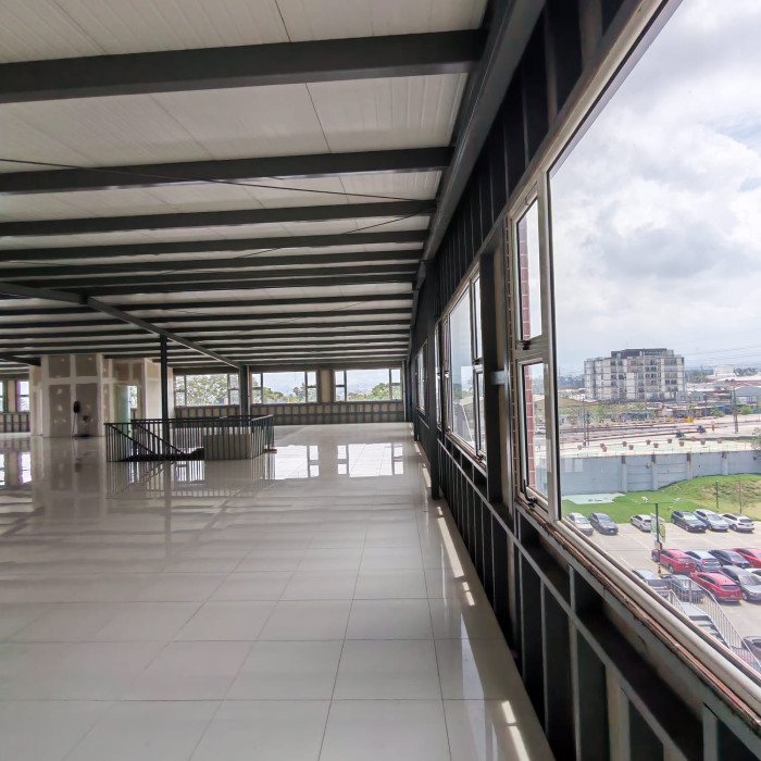 Rento Oficina Comercial en plaza Canadá zona 12 - Miniatura 10